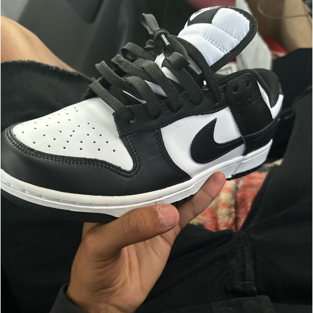 selling dunks men